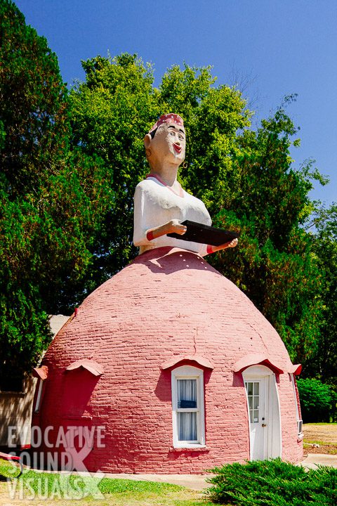 Mammy's Cupboard, a unique little restaurant along Highway 61 outside Natchez, Mississippi. It is only open for lunch. I would invariably drive by at the wrong time. Photo by Richard Alan Hannon.